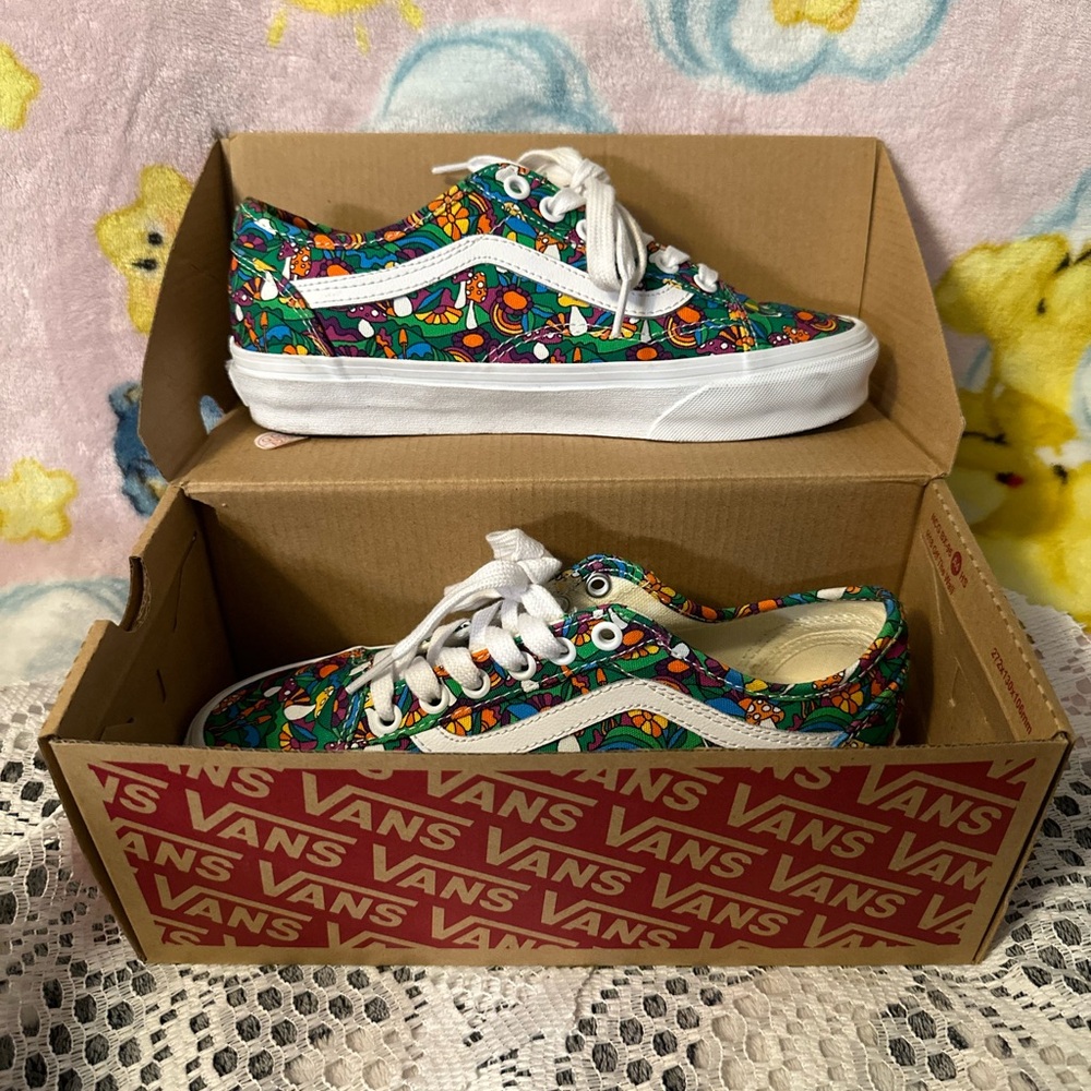 Old Skool Tape mushroom/floral vans
